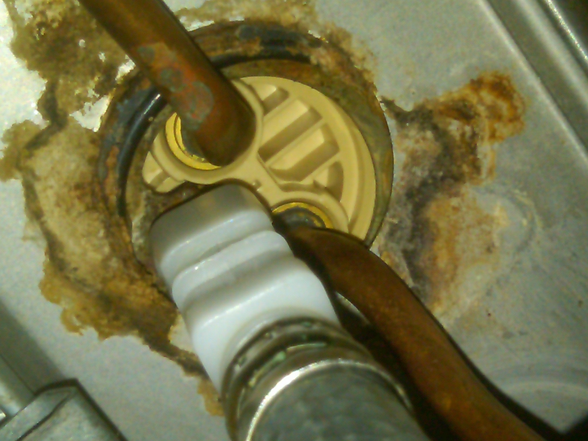 Image for How do I disconnect this coupling on a kitchen hose sprayer?