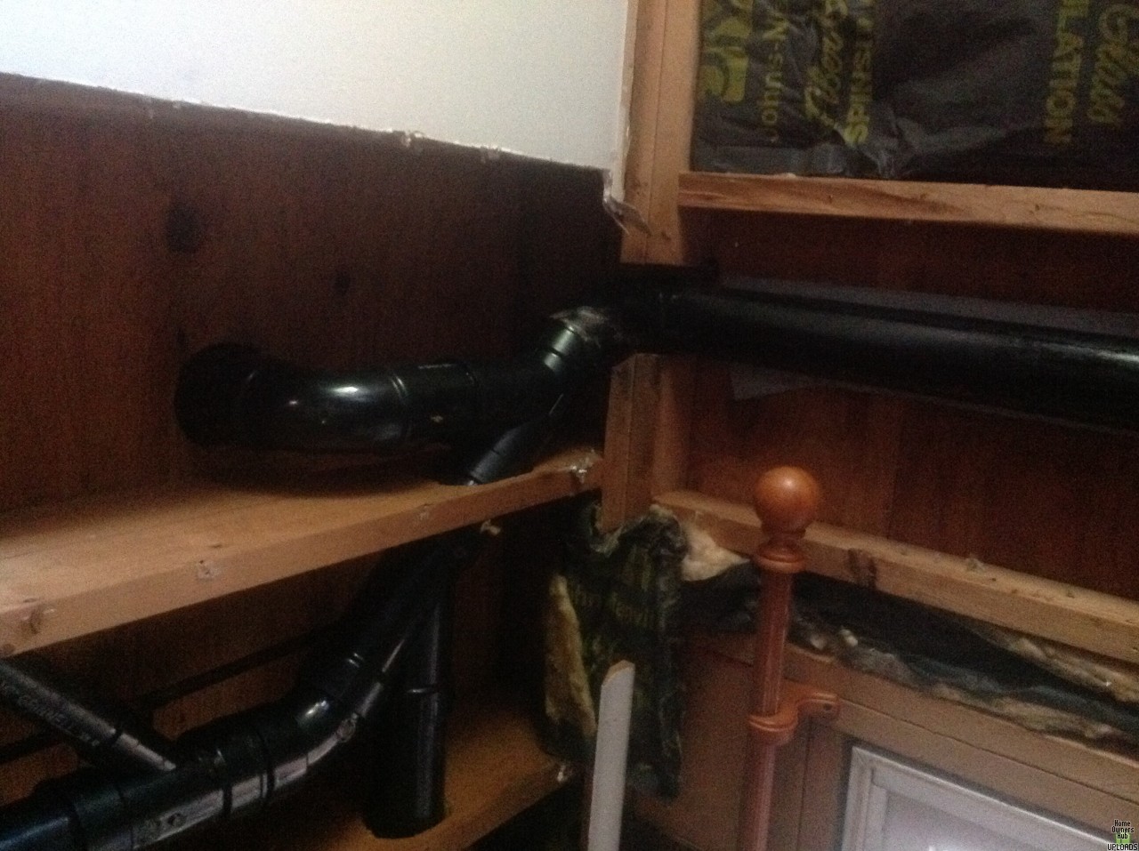 Image for Elbow in wall cracked, any ideas?